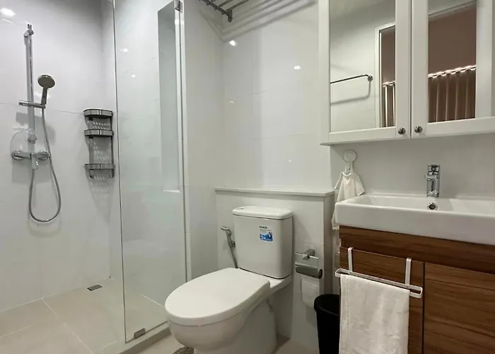 6th Avenue Sukhumvit Bkk 403 Bts Asoke Nana Mrt Sukhumvit * Bangkok